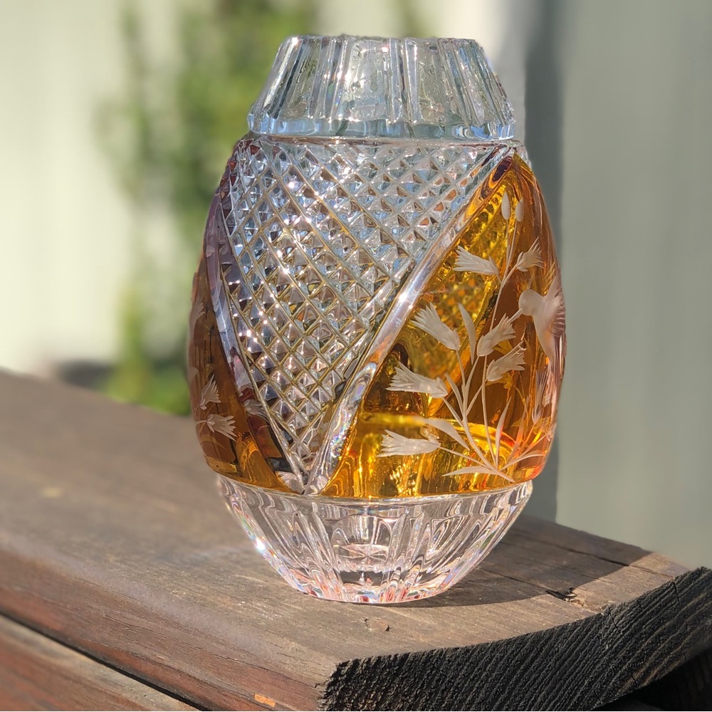 Crystal hummingbird vase